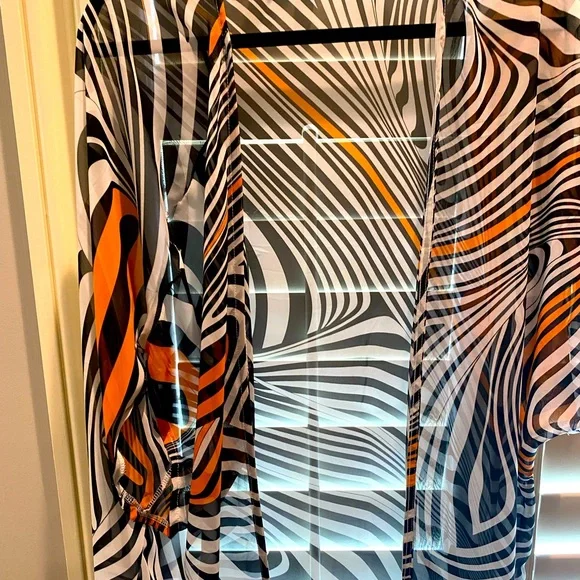 NEVER BEEN WORN sheer jacket/cover up - Picture 2 of 4